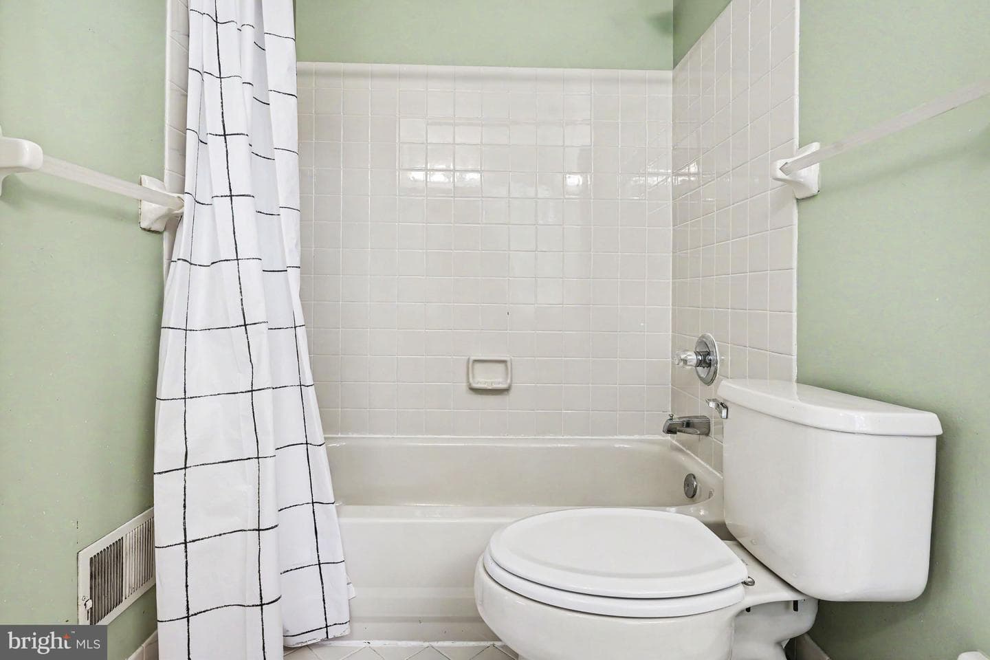183 Pembrooke Circle photo 28
