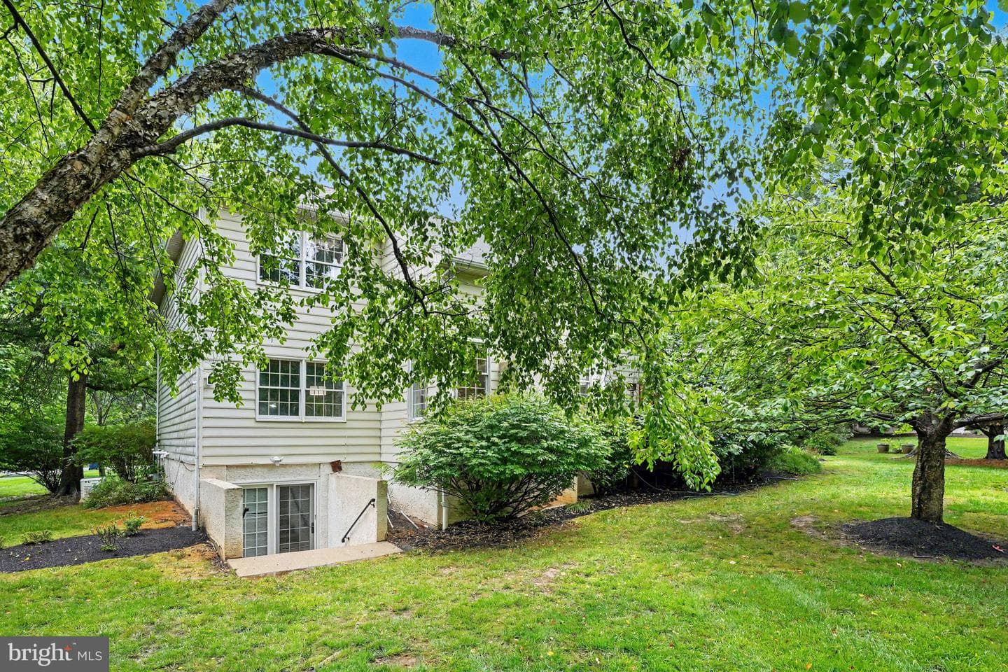 183 Pembrooke Circle photo 37