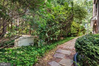 781 Fairview Road photo 10
