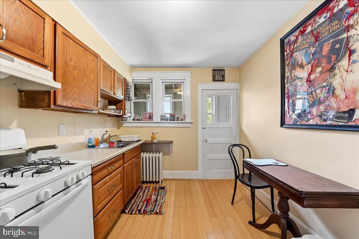 28 Gay St photo 6