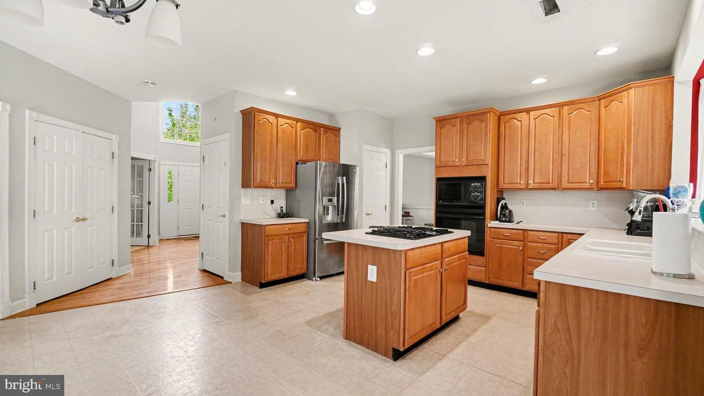 505 Springview Ln photo 13