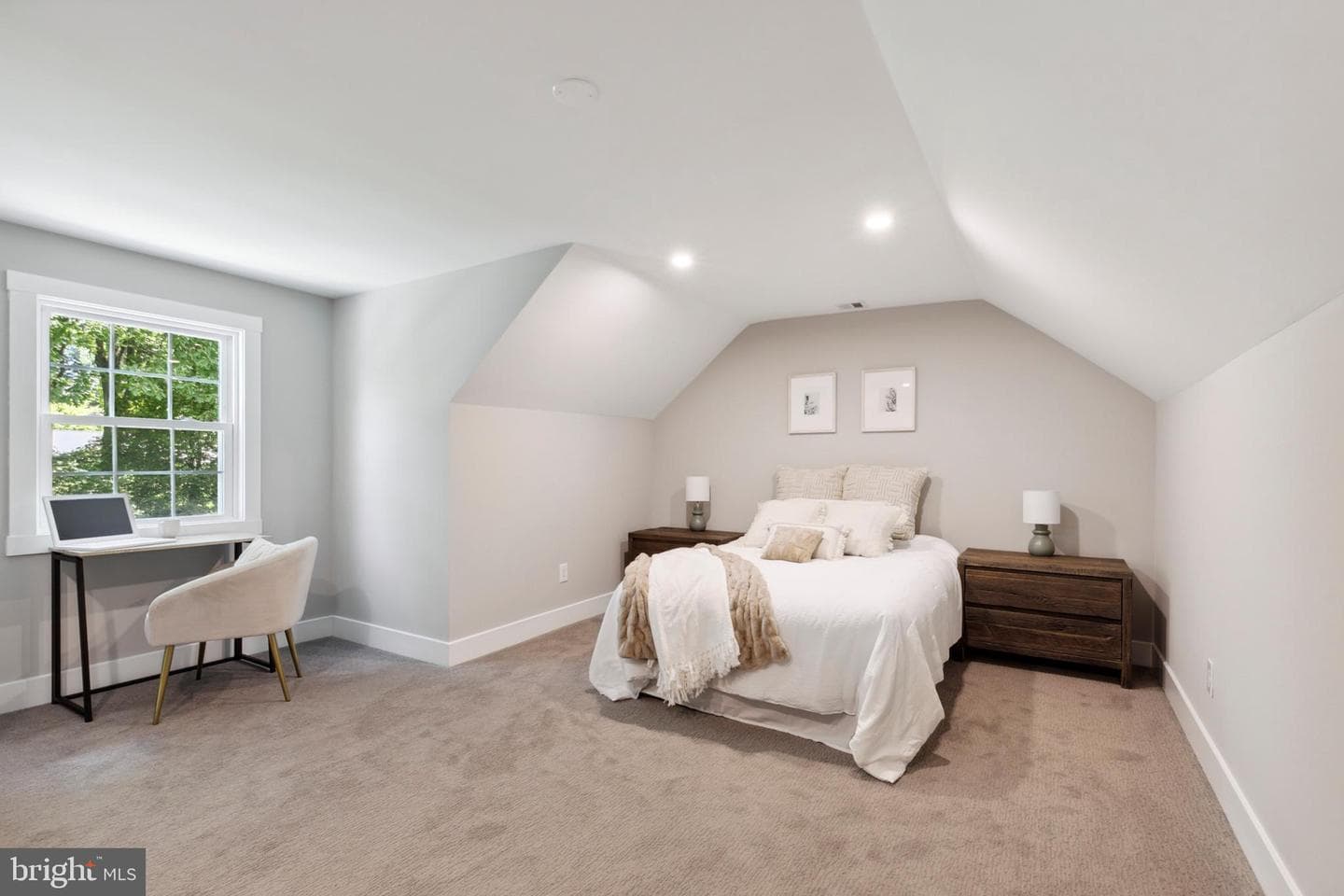 1110 W Valley Road photo 33
