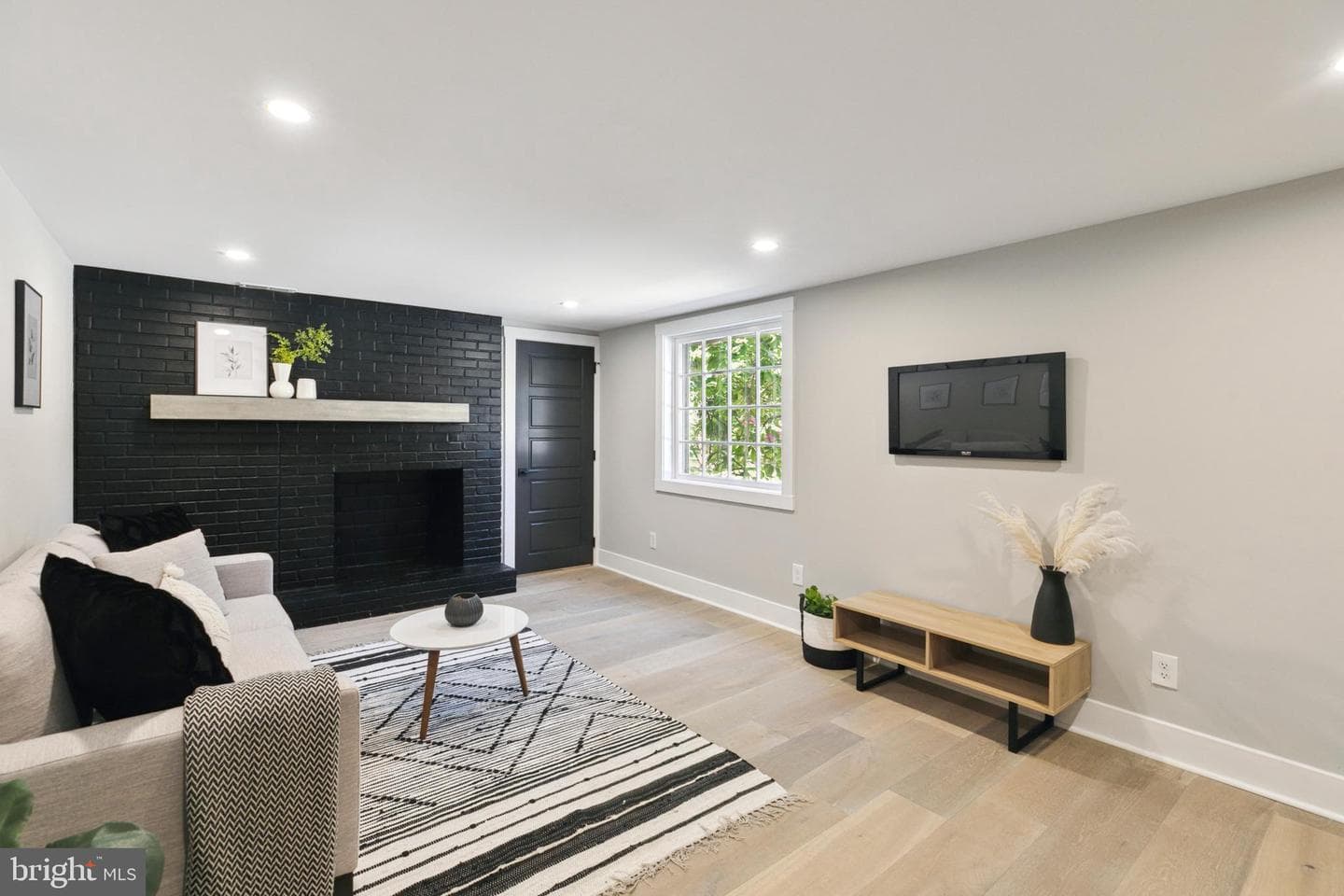 1110 W Valley Road photo 35