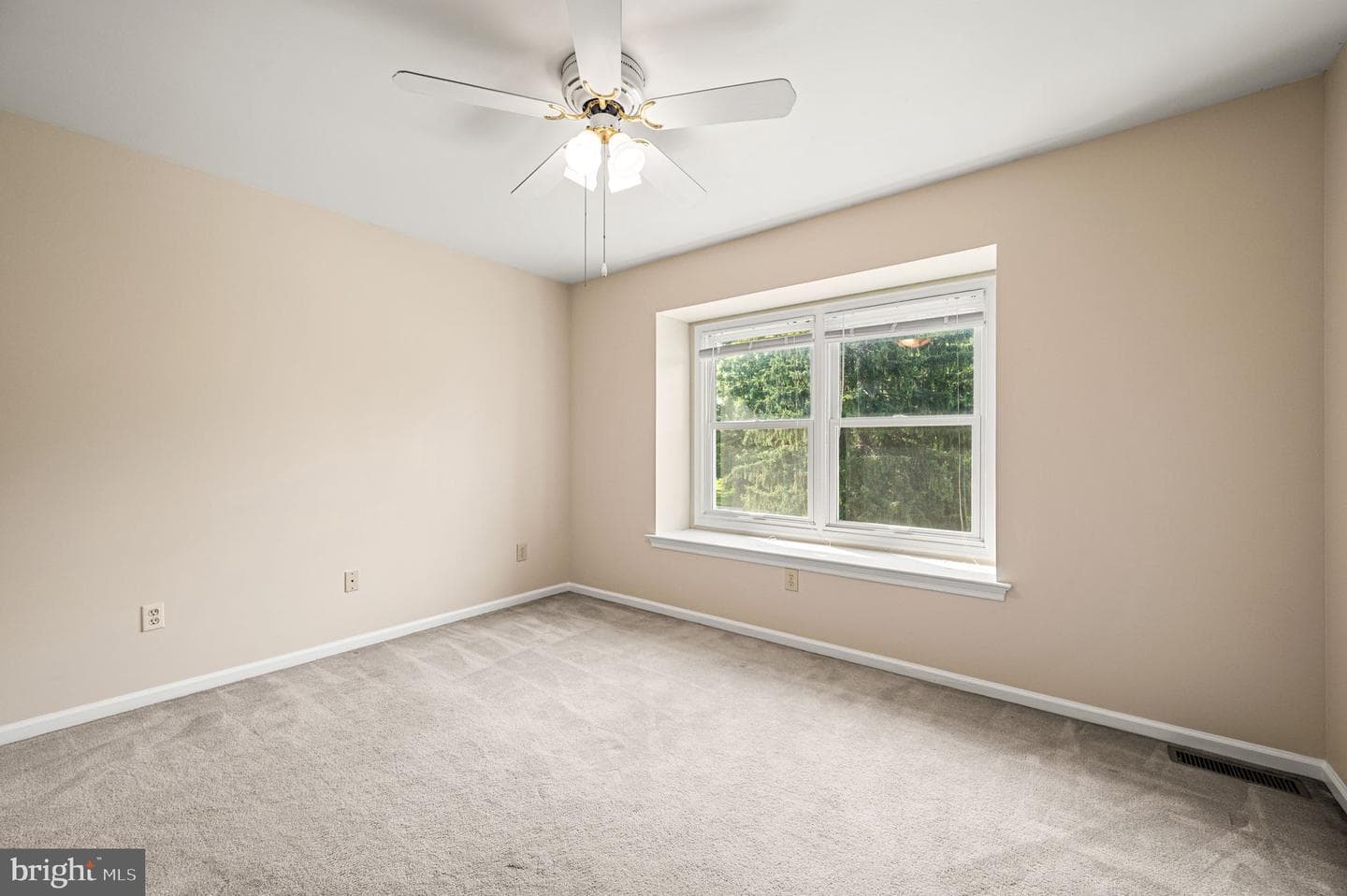 95 Greenview Drive photo 17