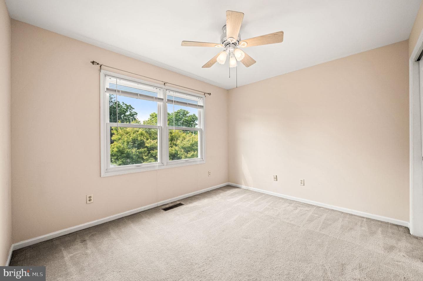 95 Greenview Drive photo 19