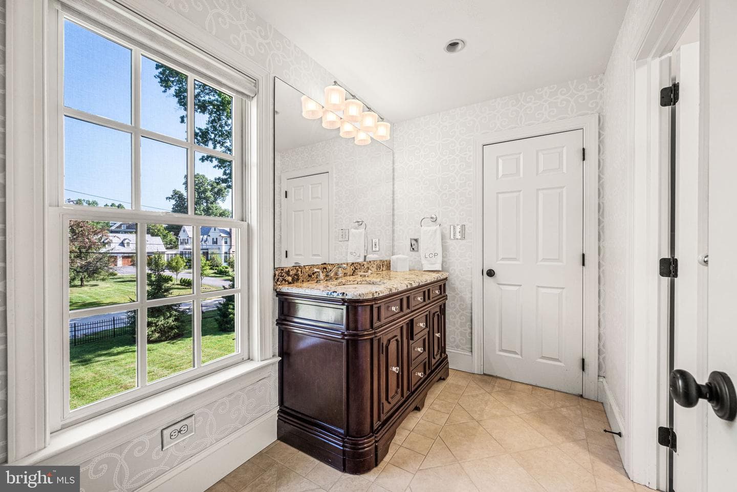 205 Exeter Road photo 42