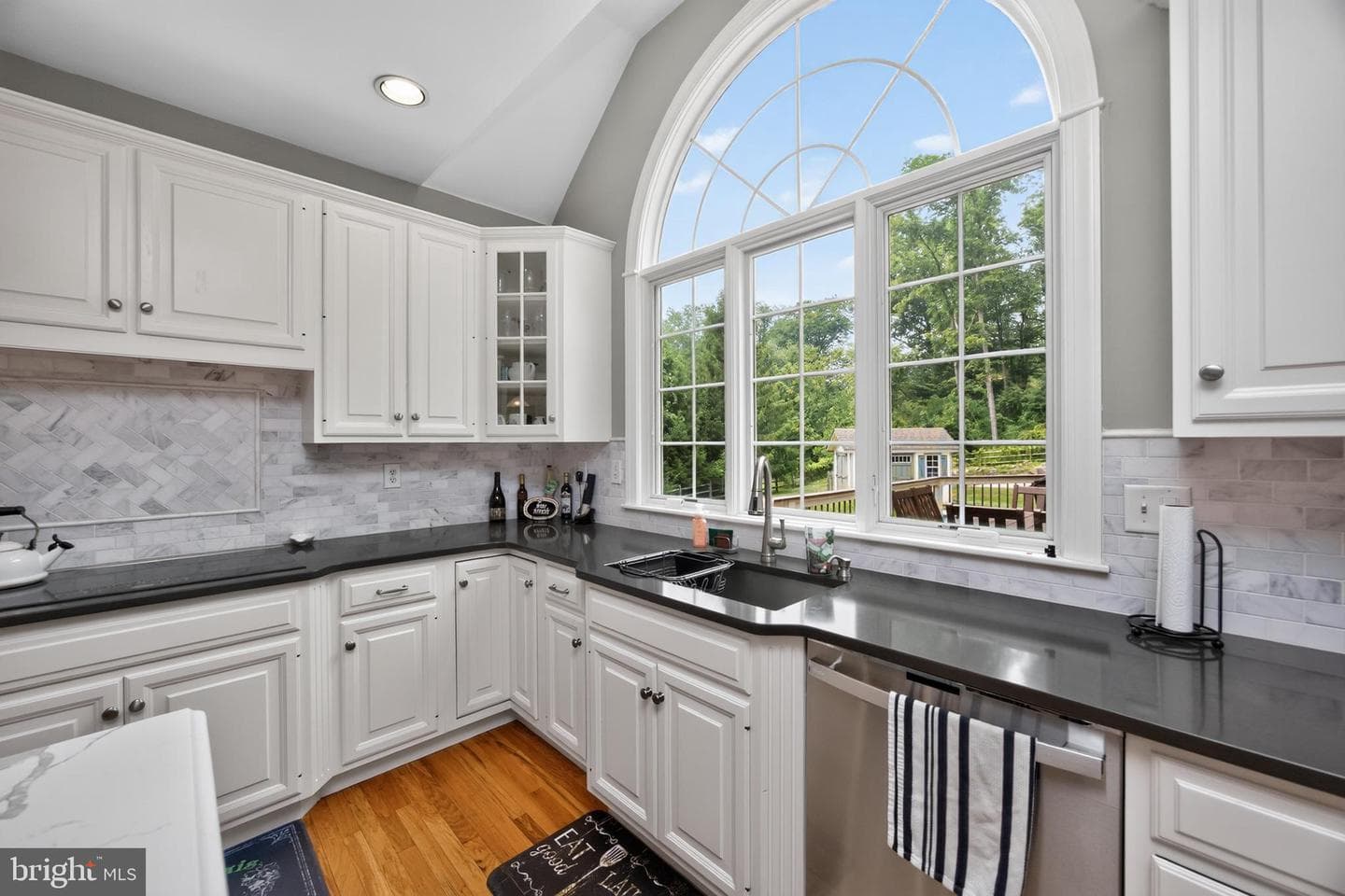 1051 Haverhill Road photo 24