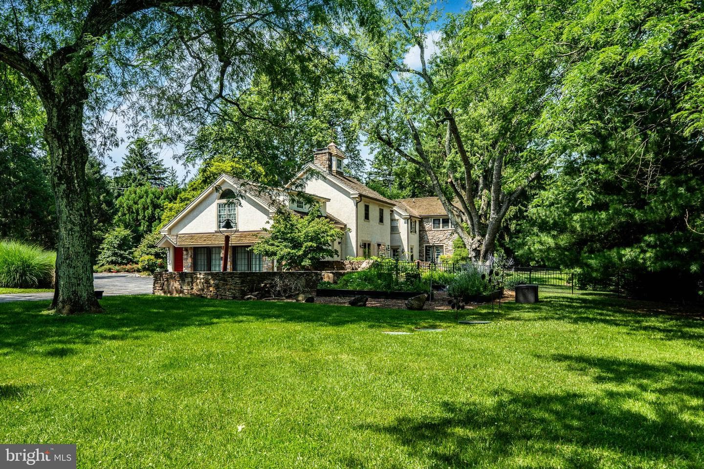 623 Sugartown Road photo 8