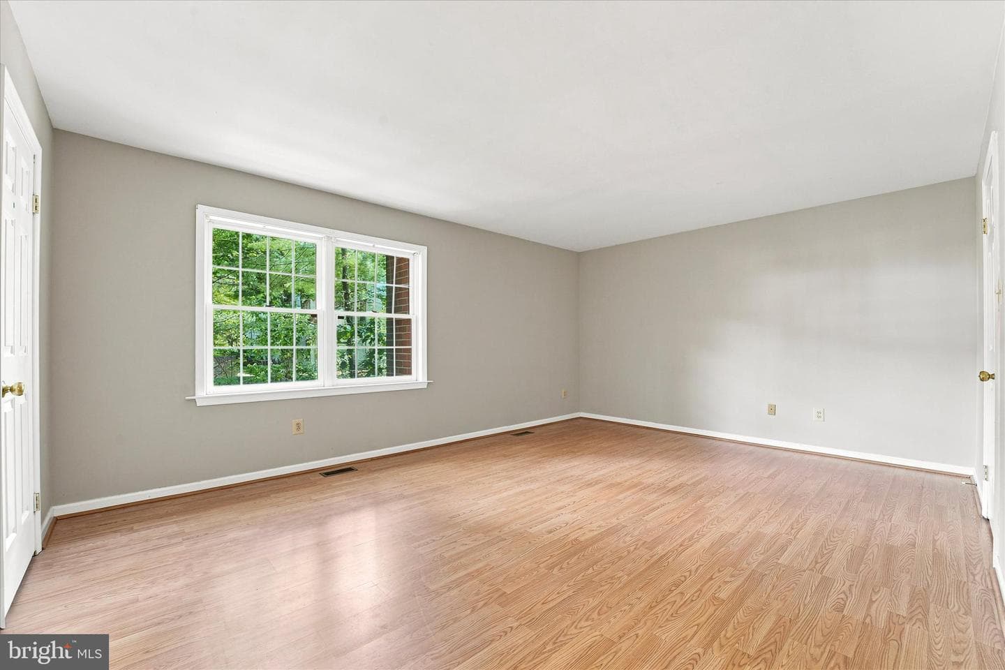 302 Brighton Circle photo 11