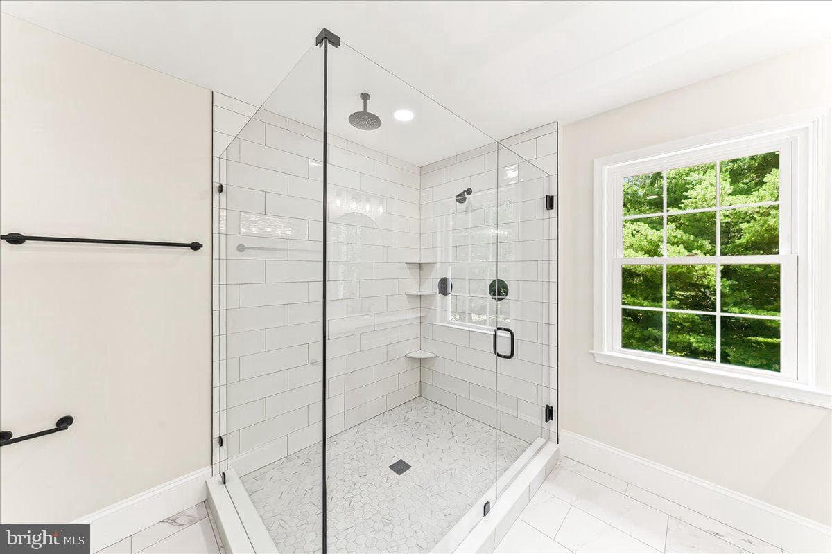 804 Waverly Road photo 37