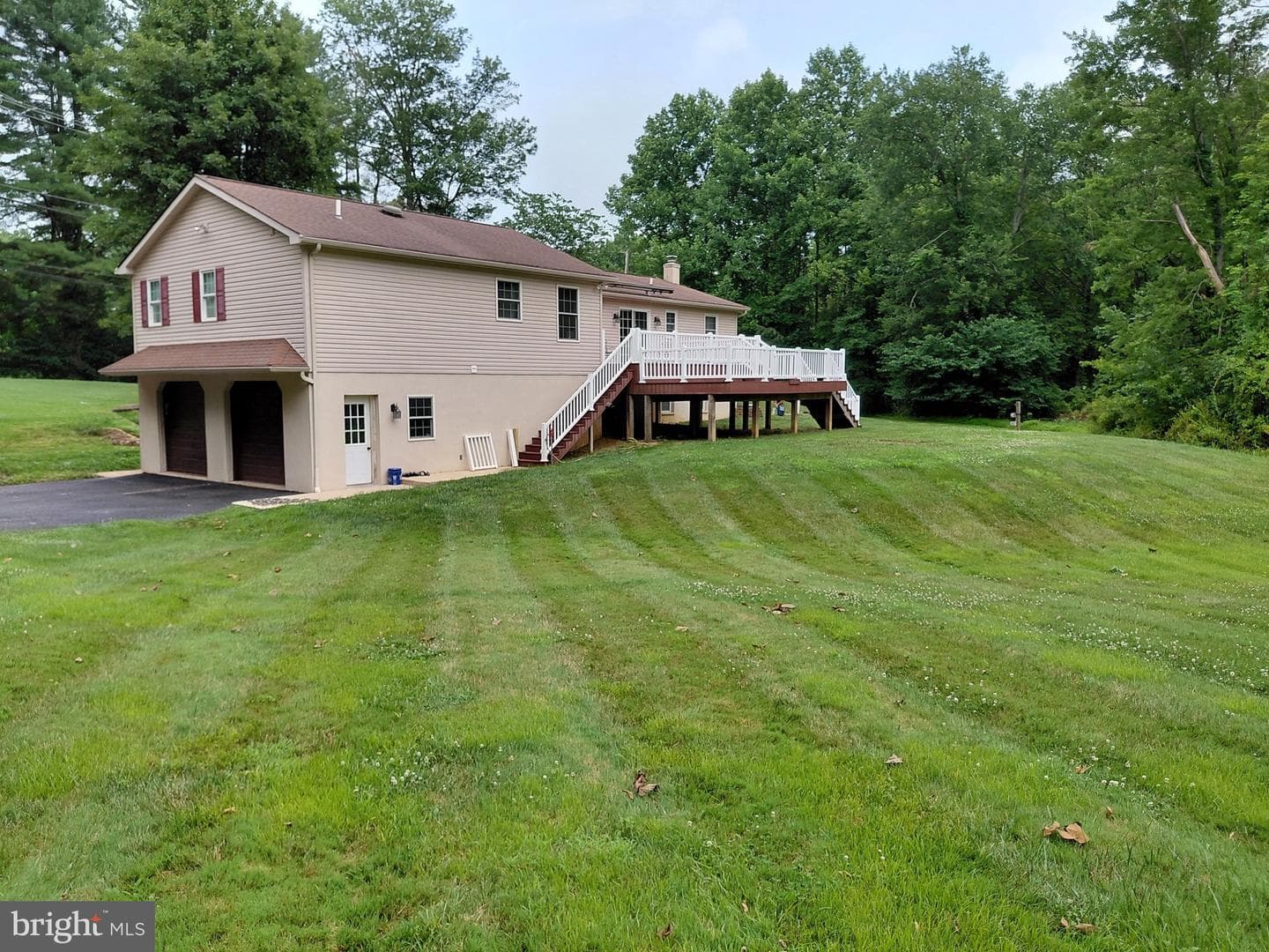 136 Telegraph Road photo 3
