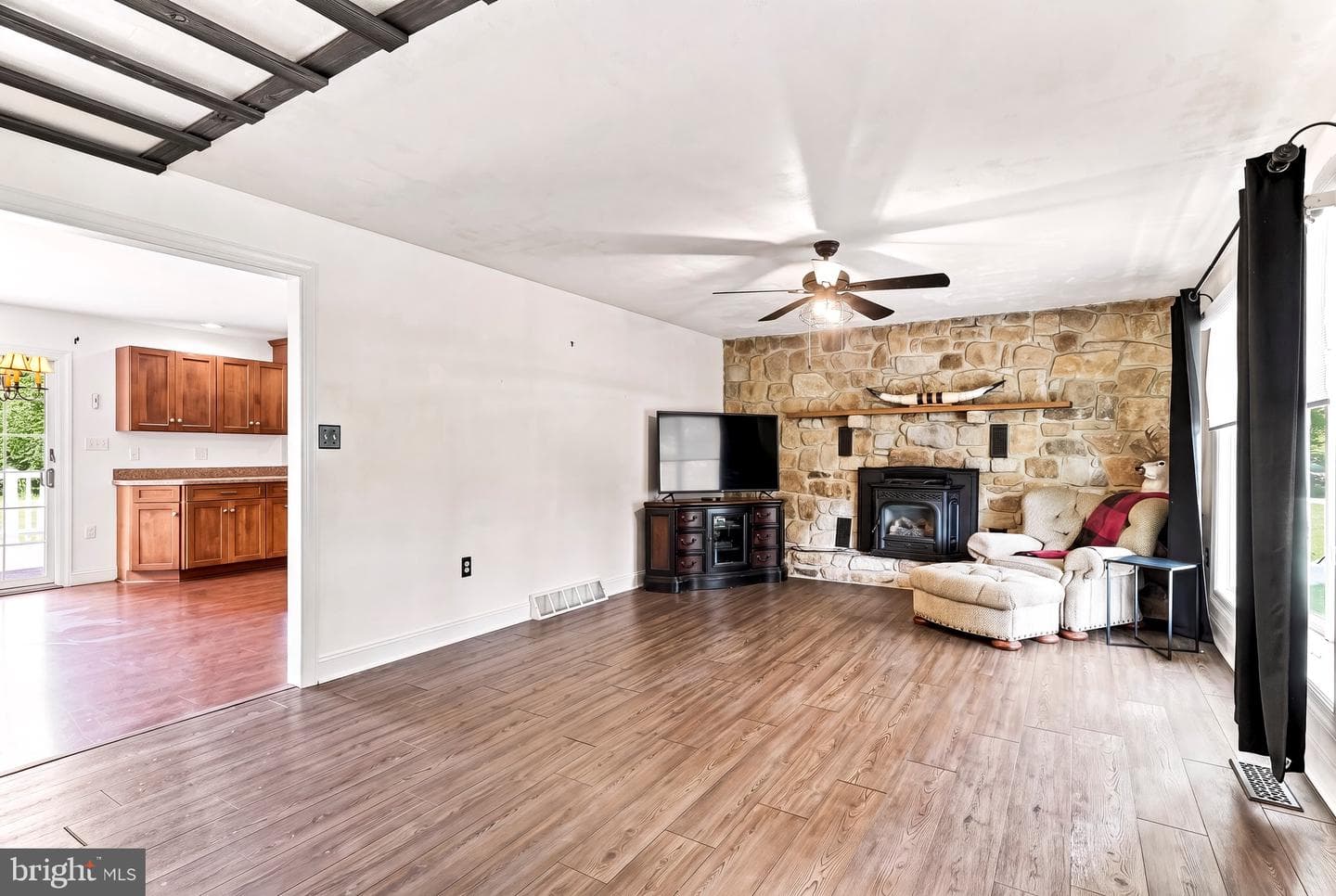136 Telegraph Road photo 5