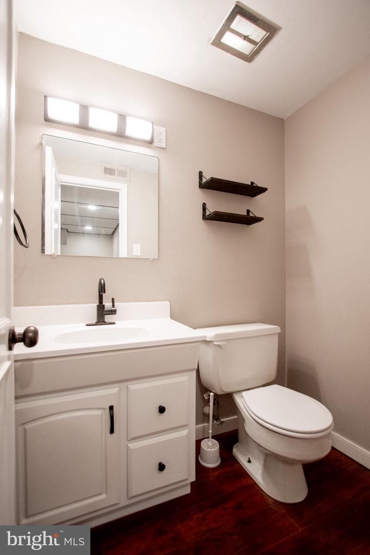 605 W Market Street #22 photo 9