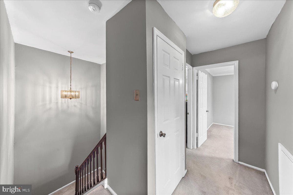 550 Coventry Lane photo 16