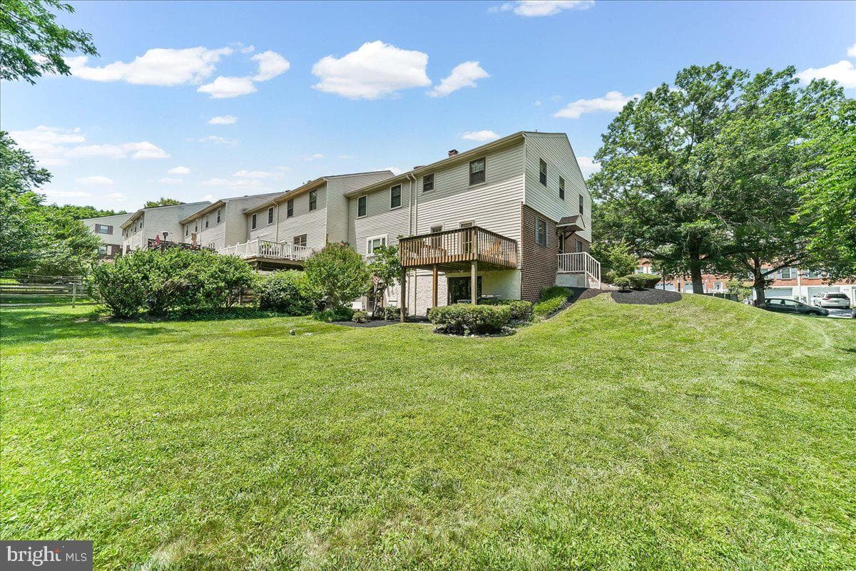 550 Coventry Lane photo 31