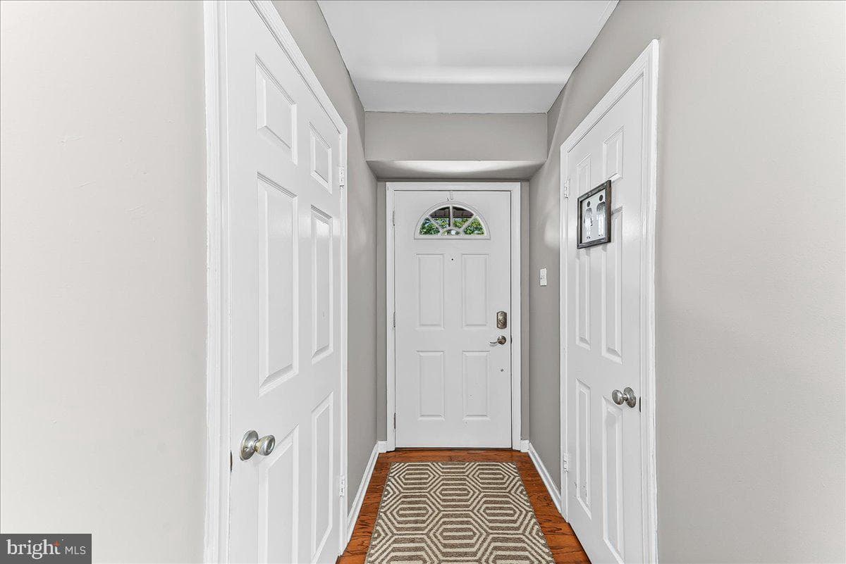 550 Coventry Lane photo 5