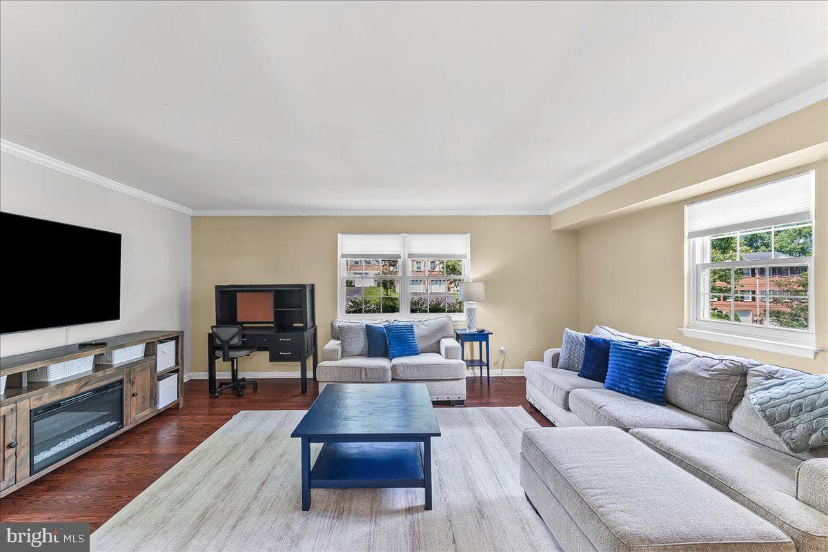 550 Coventry Lane photo 6