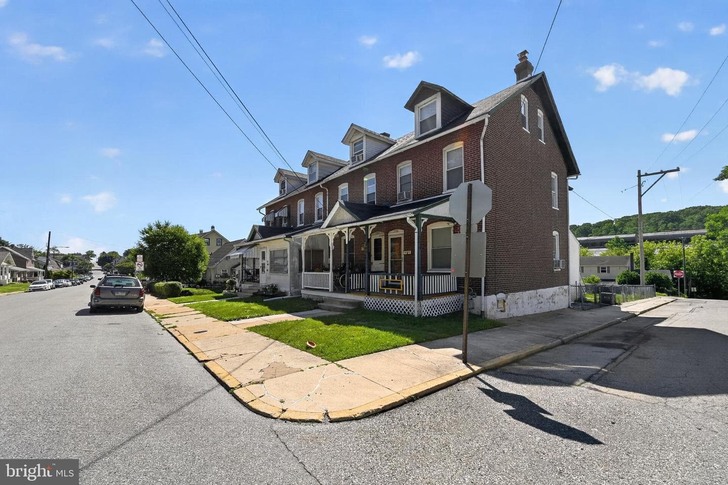 798 Madison Street photo 3