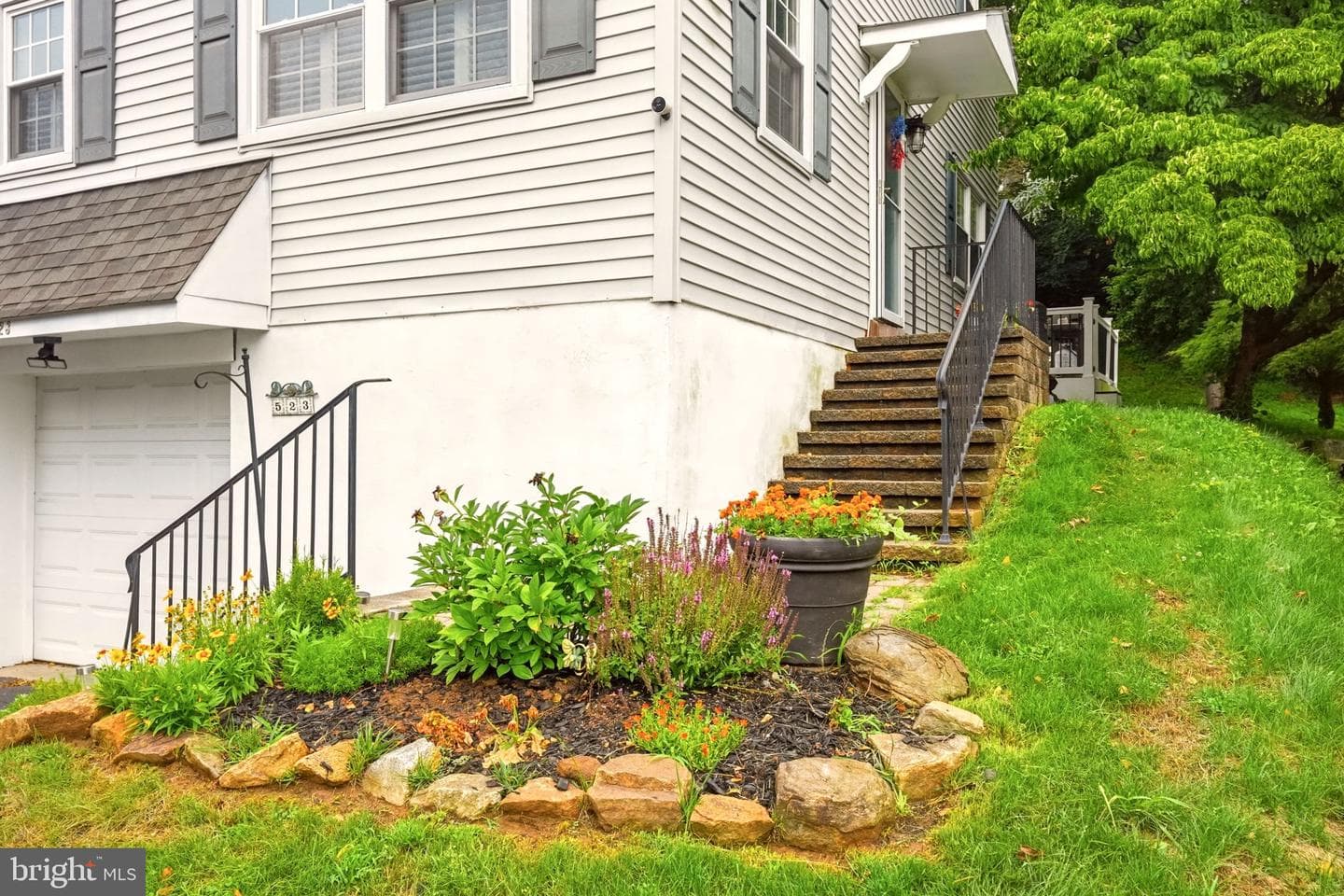 523 Coventry Lane photo 4