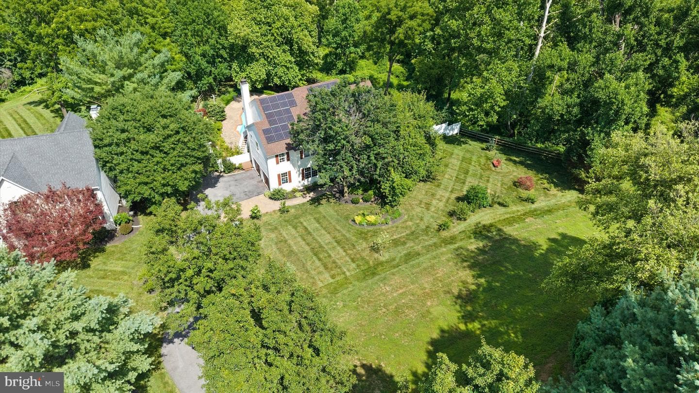 11 Belmont Circle photo 4