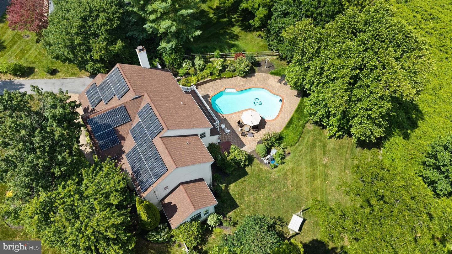 11 Belmont Circle photo 6