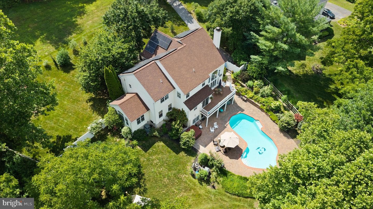 11 Belmont Circle photo 7