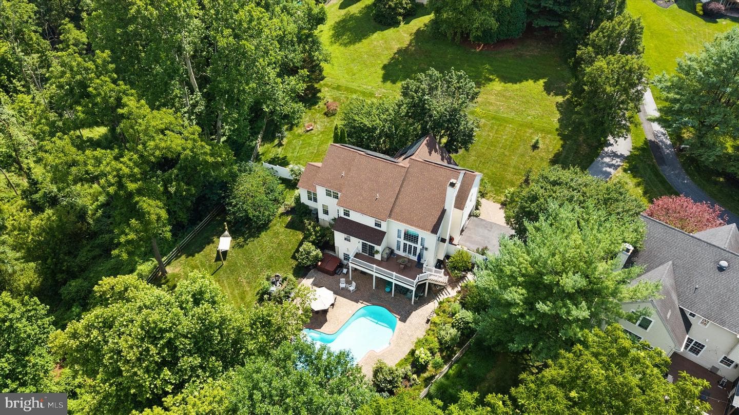 11 Belmont Circle photo 8