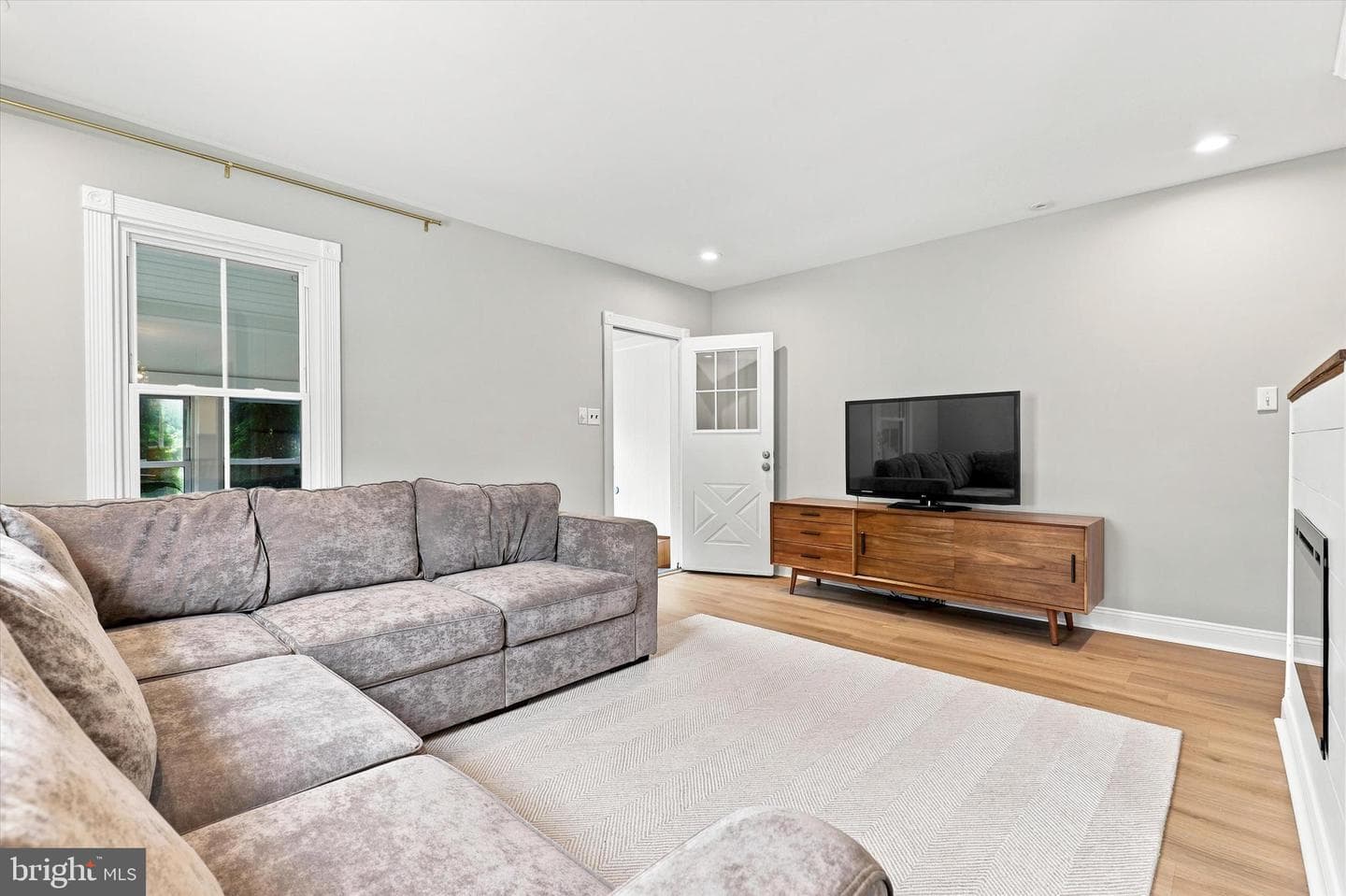 108 W Broad Street photo 7