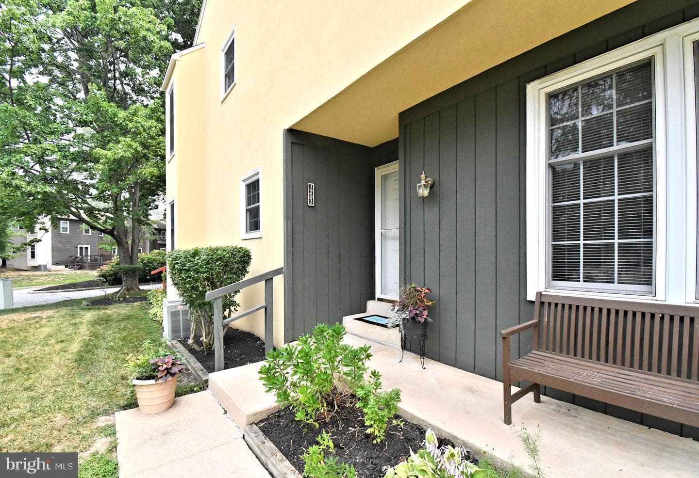 1201 Denise Circle photo 2