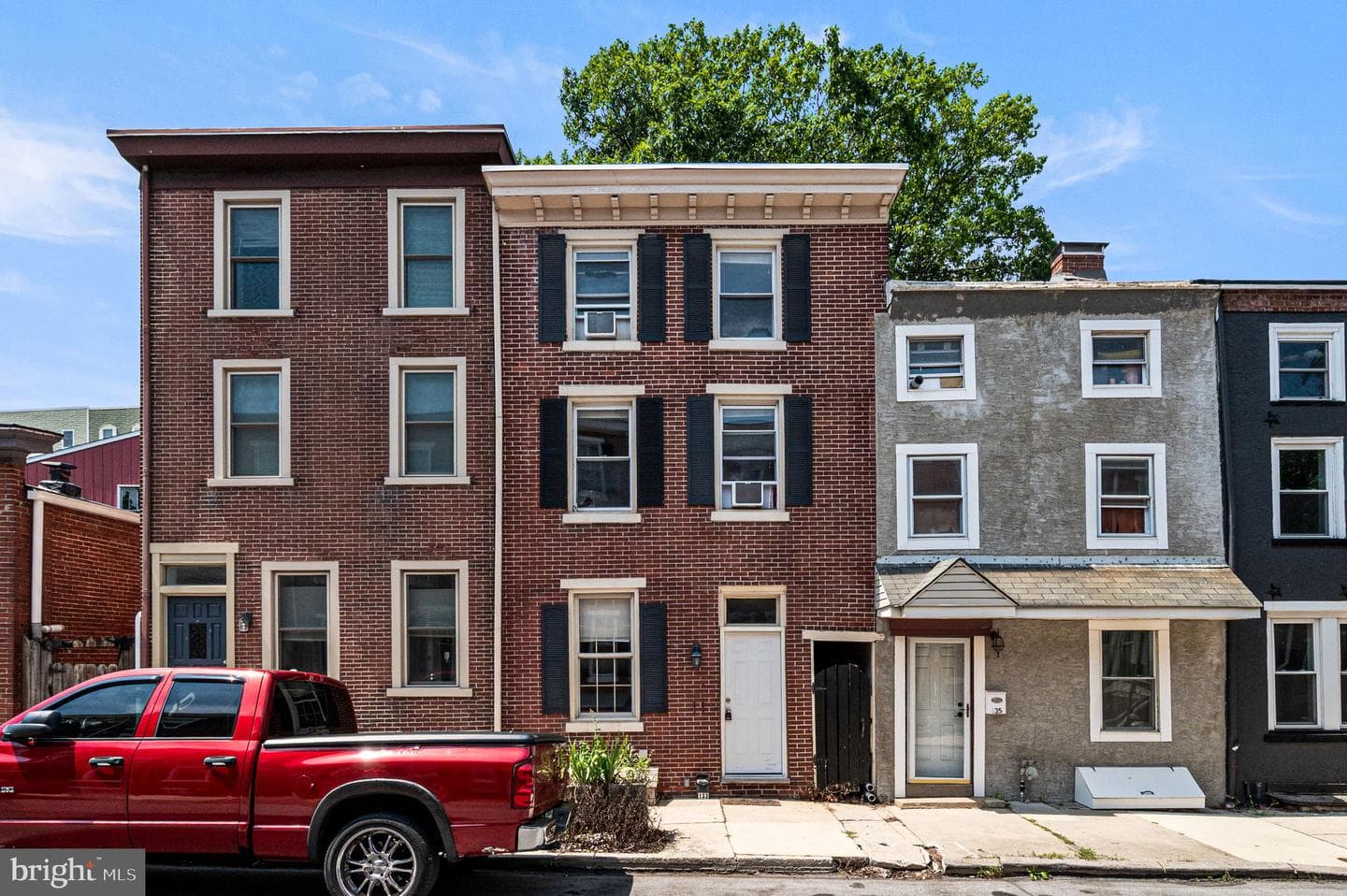 133 E Miner Street photo 1