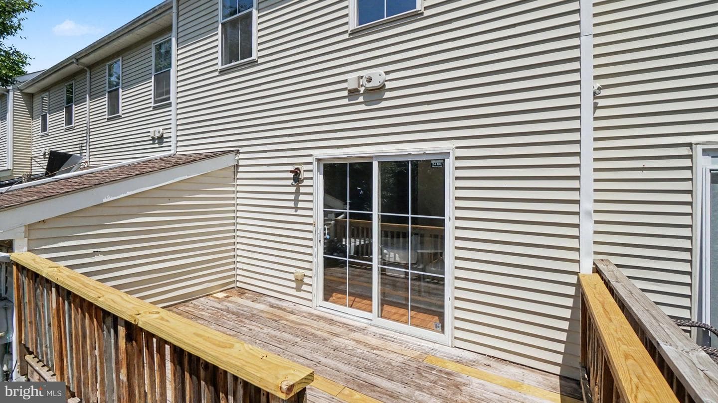 909 Boundary Court photo 28
