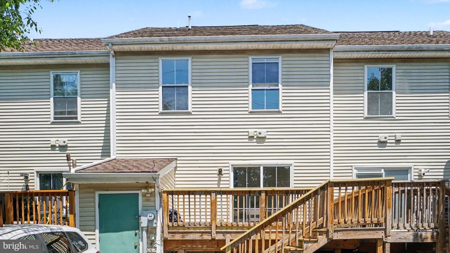 909 Boundary Court photo 29
