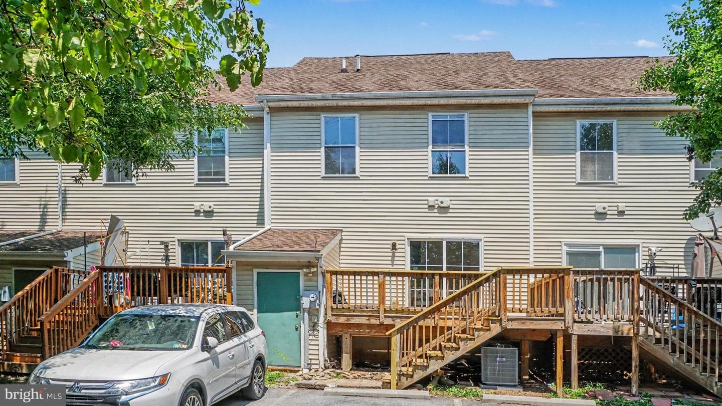 909 Boundary Court photo 30