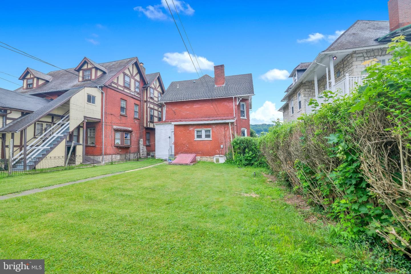 525 Lincoln Highway E photo 38