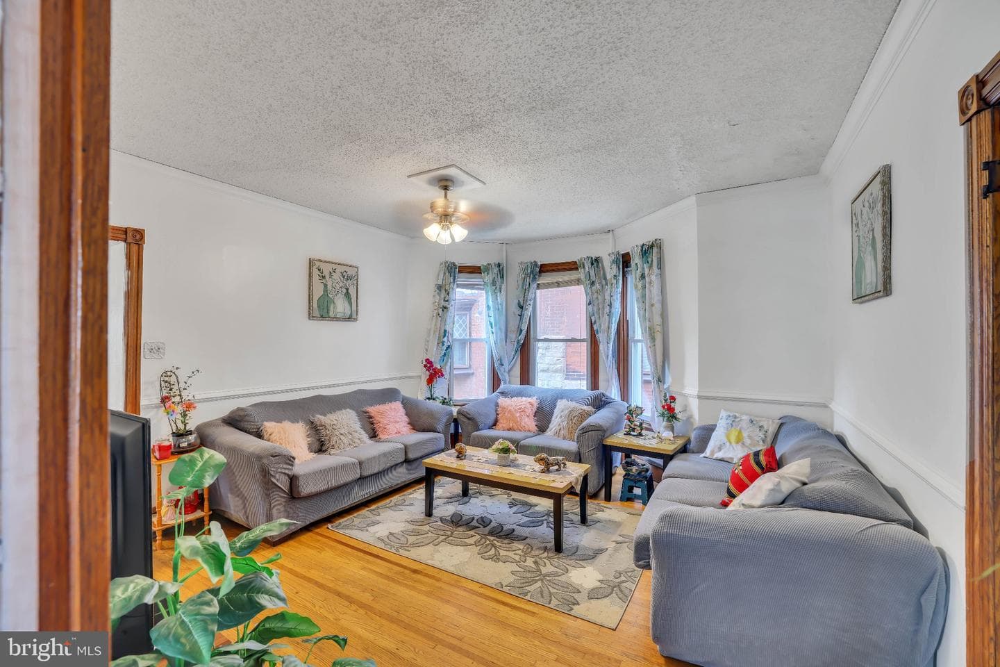 525 Lincoln Highway E photo 8
