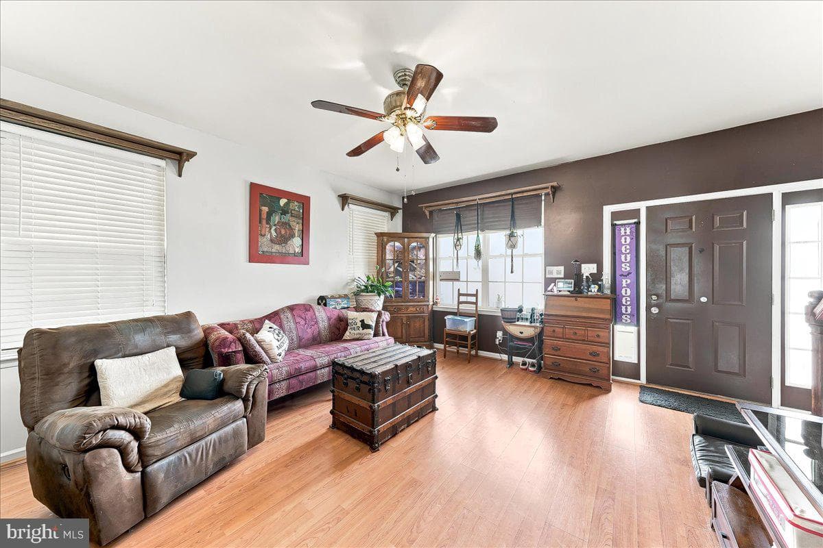 313 Manchester Street photo 4