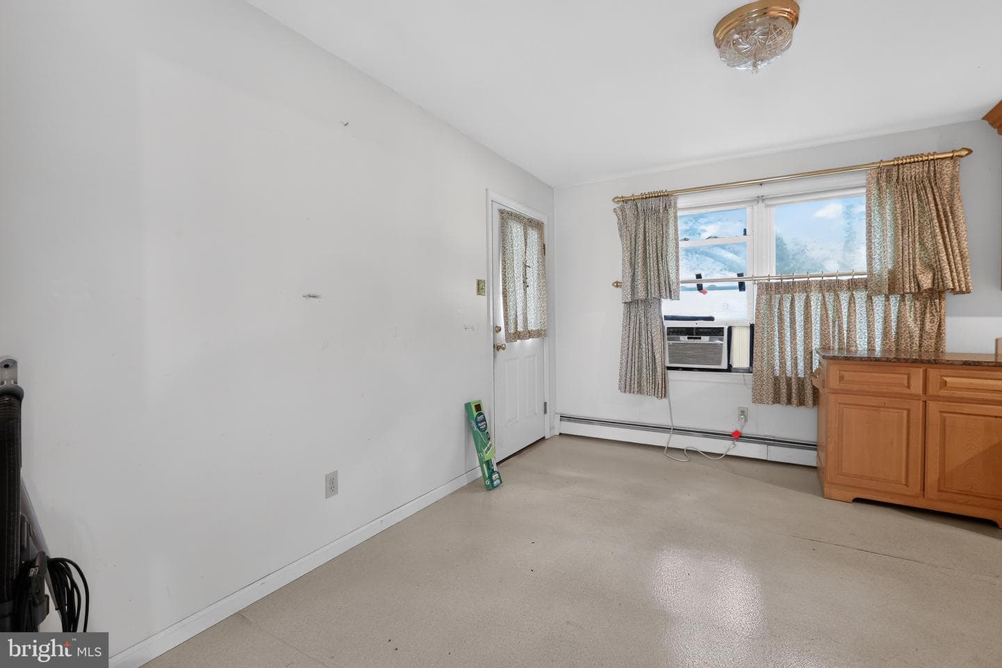 1 Lynn Boulevard photo 17