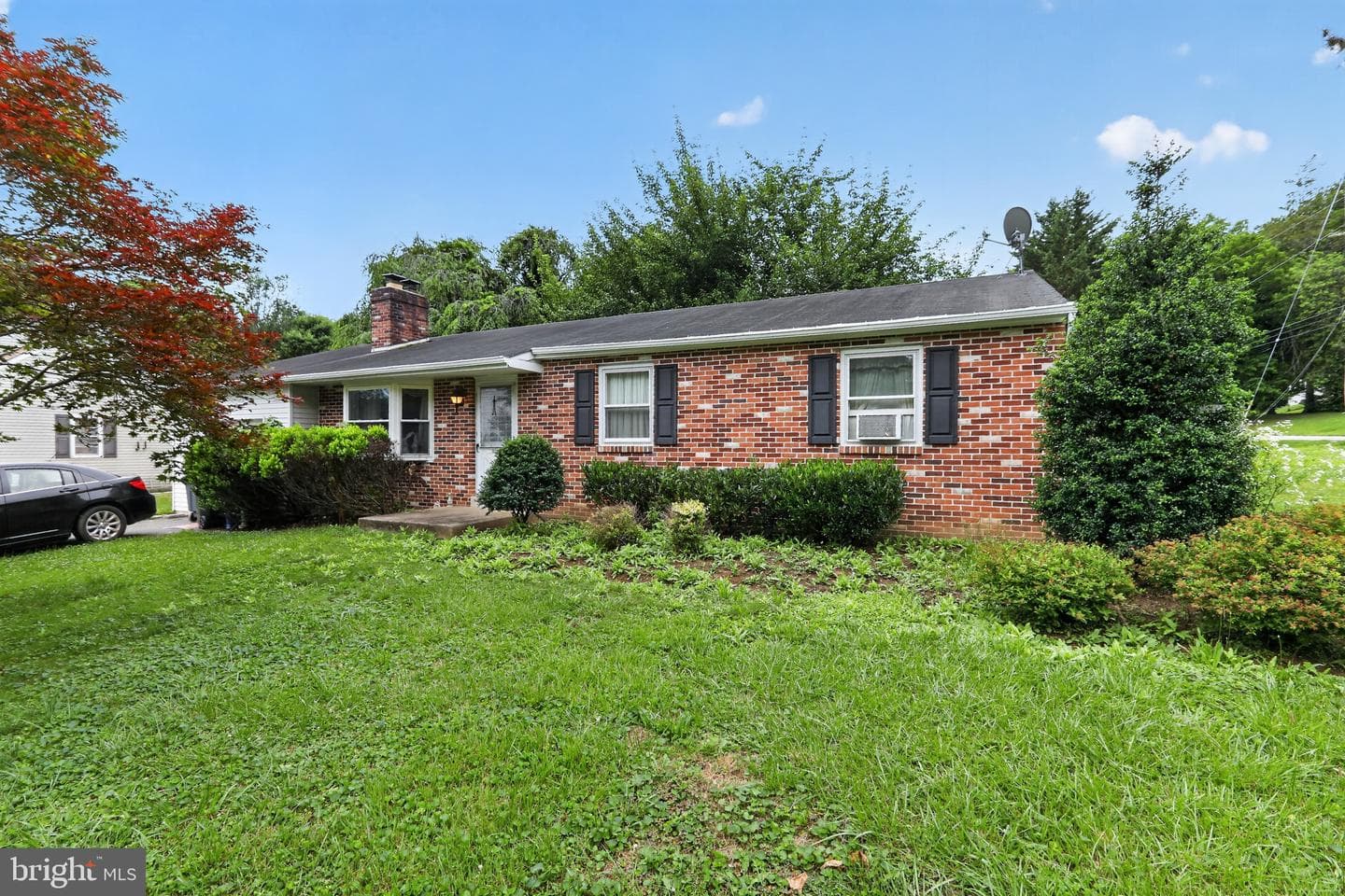1 Lynn Boulevard photo 3