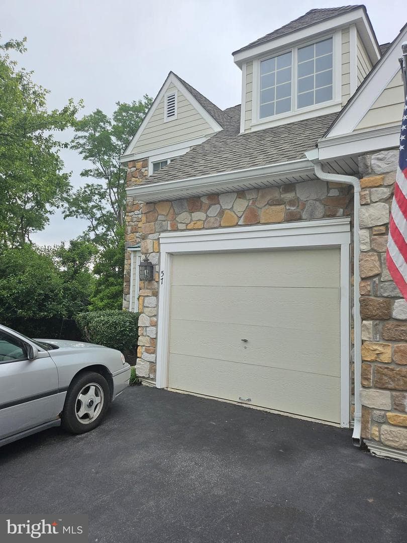 57 Longview Circle #57, Berwyn