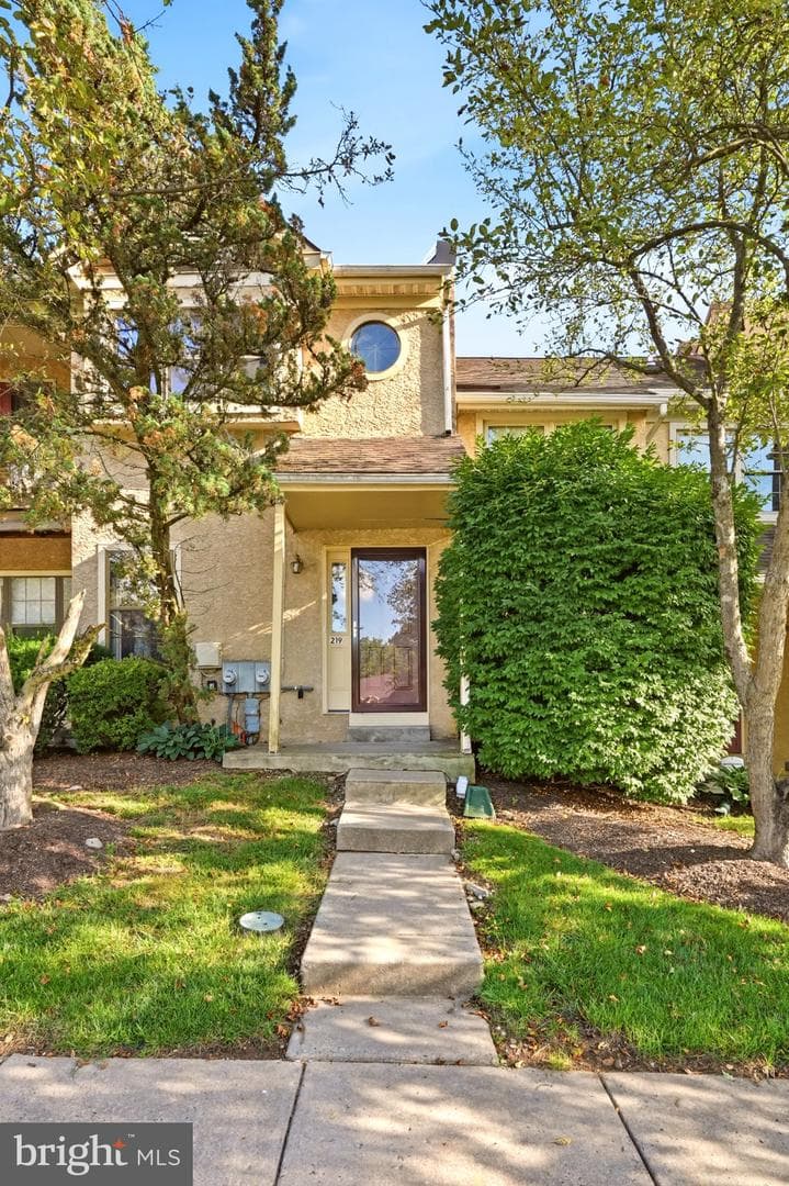 219 Smallwood Court #219, West Chester