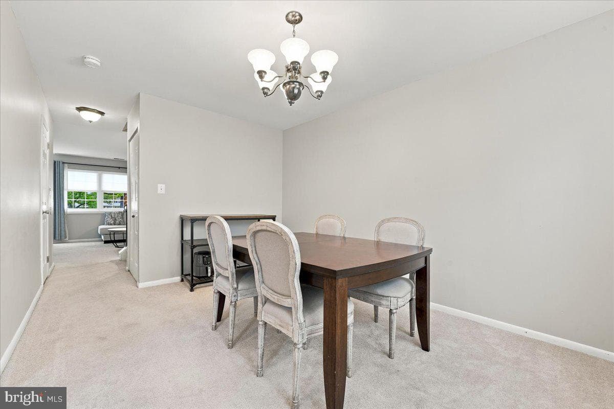 292 Carlyn Court photo 7