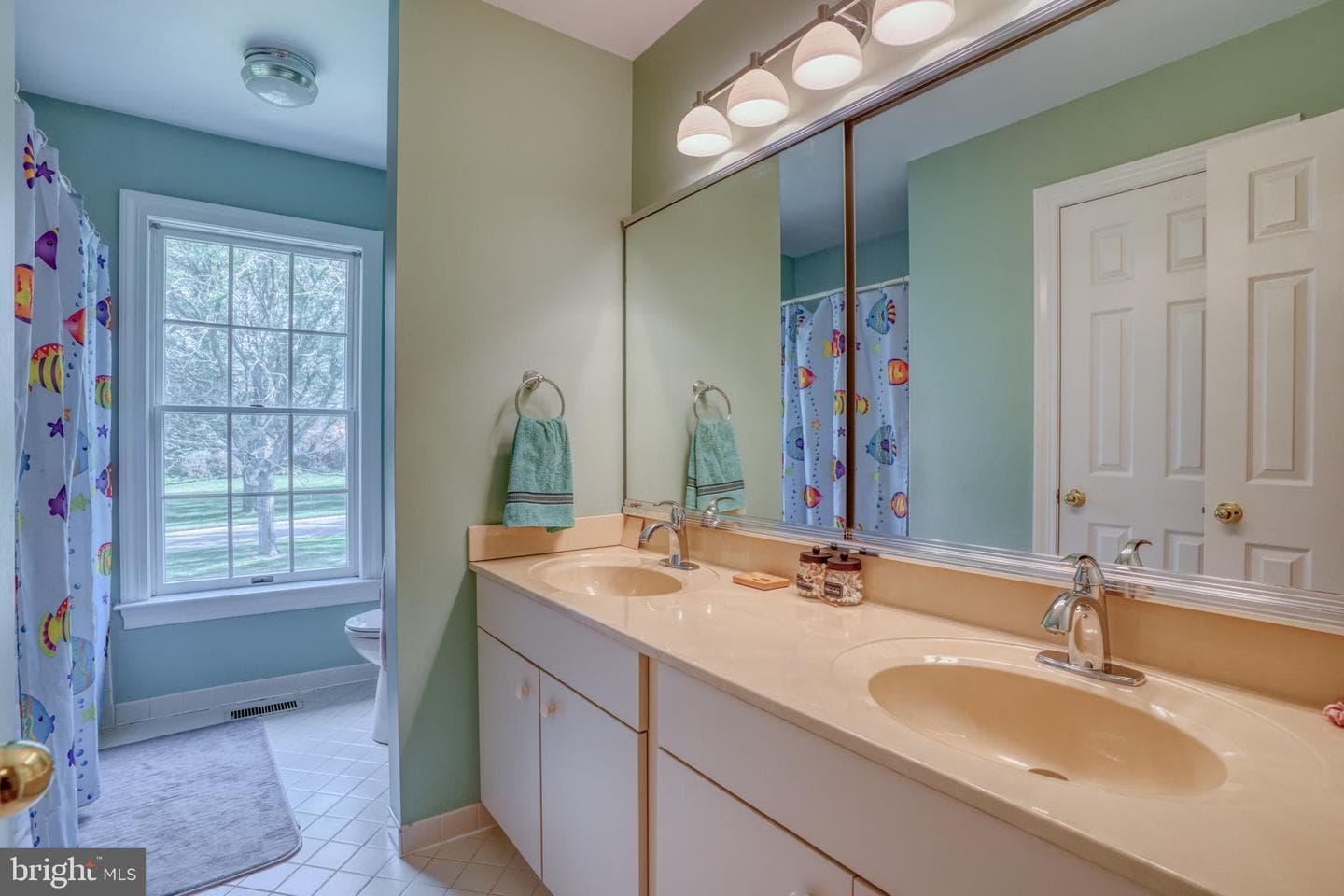 200 Derby Lane photo 37