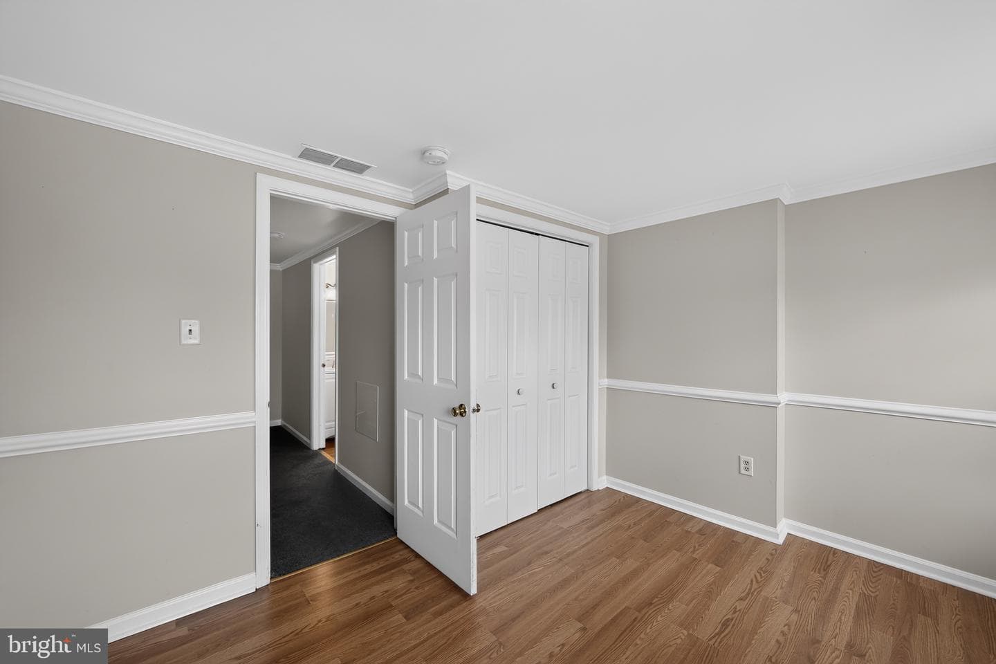 229 E Market Street photo 10