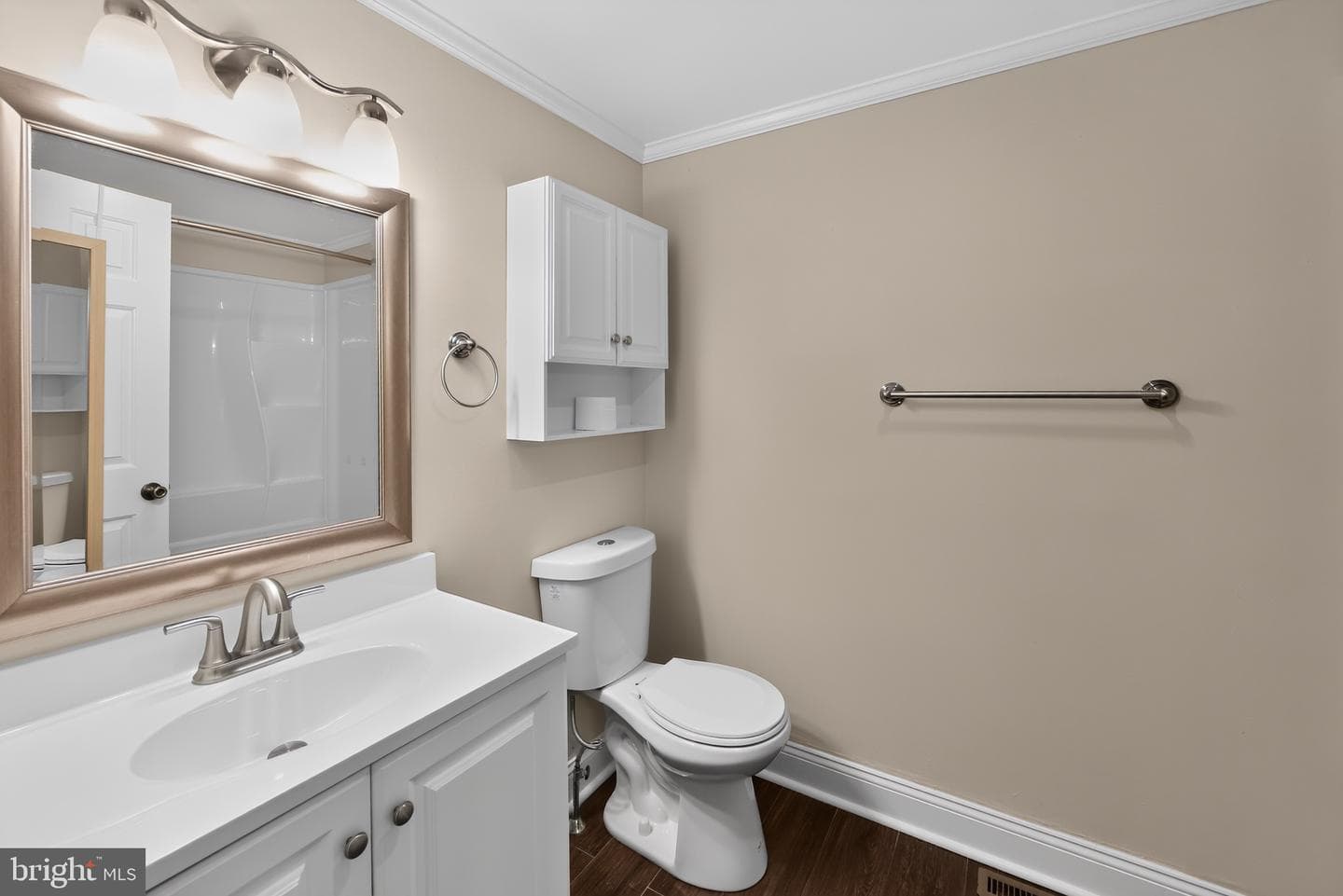 229 E Market Street photo 12