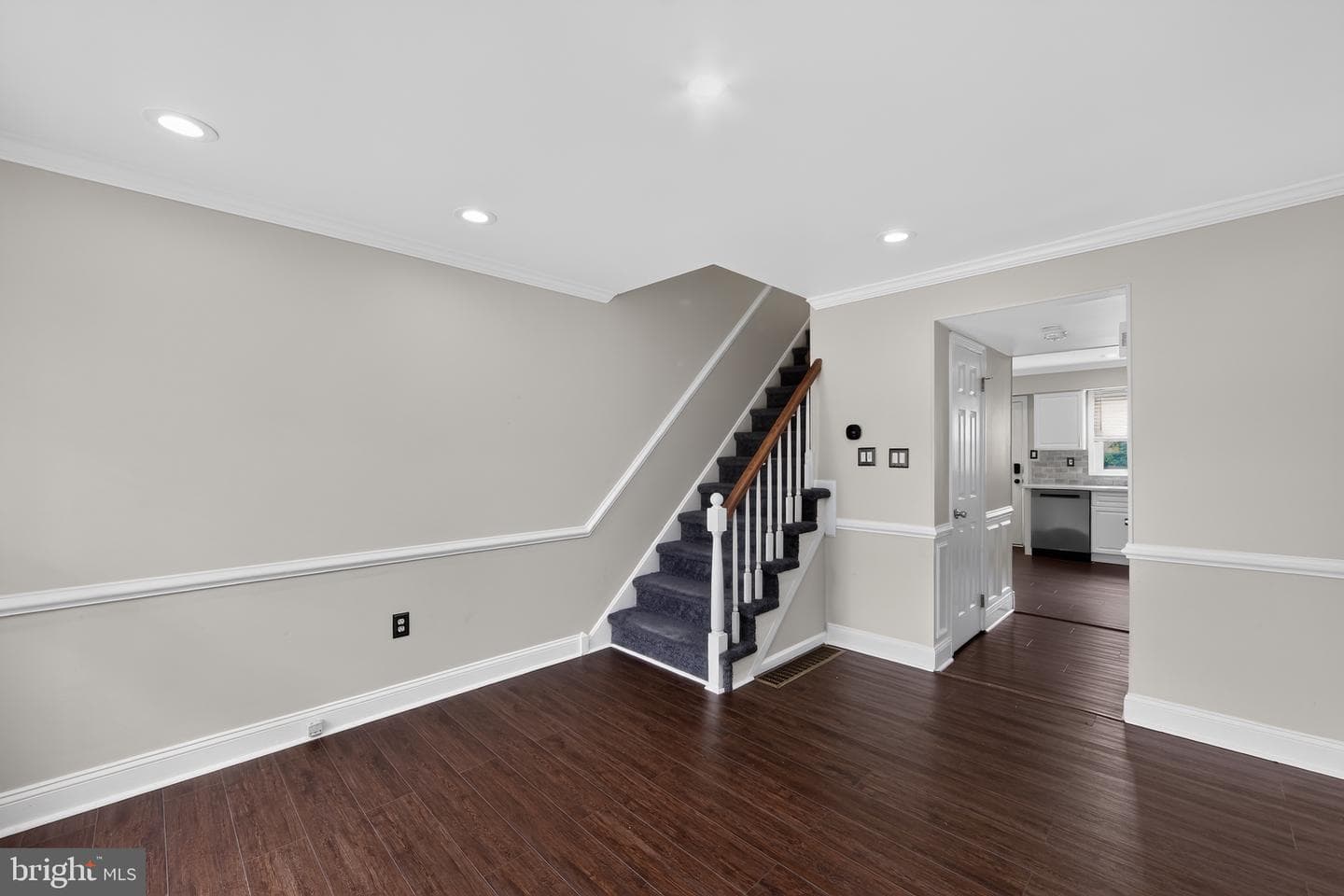 229 E Market Street photo 3