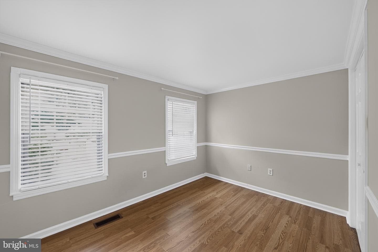 229 E Market Street photo 9