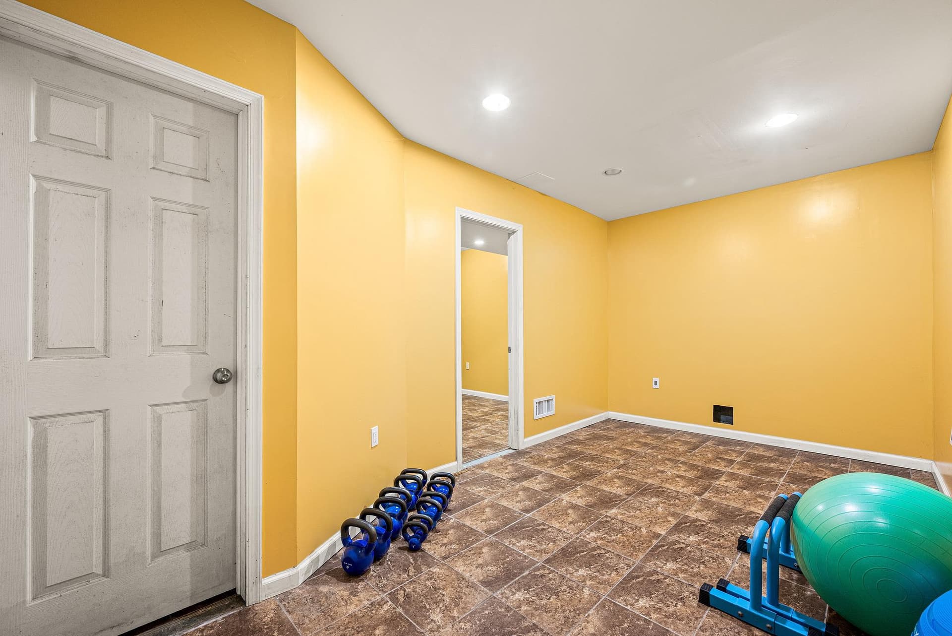 102 Montgomery Drive photo 27