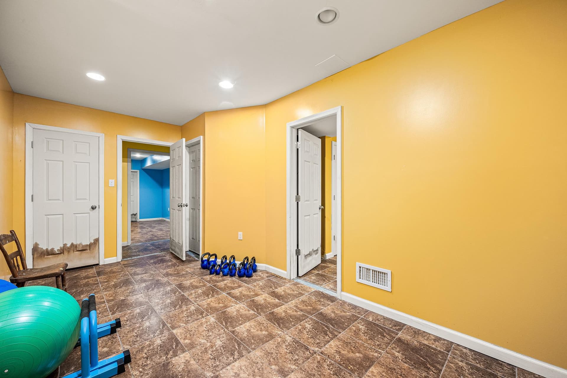 102 Montgomery Drive photo 28