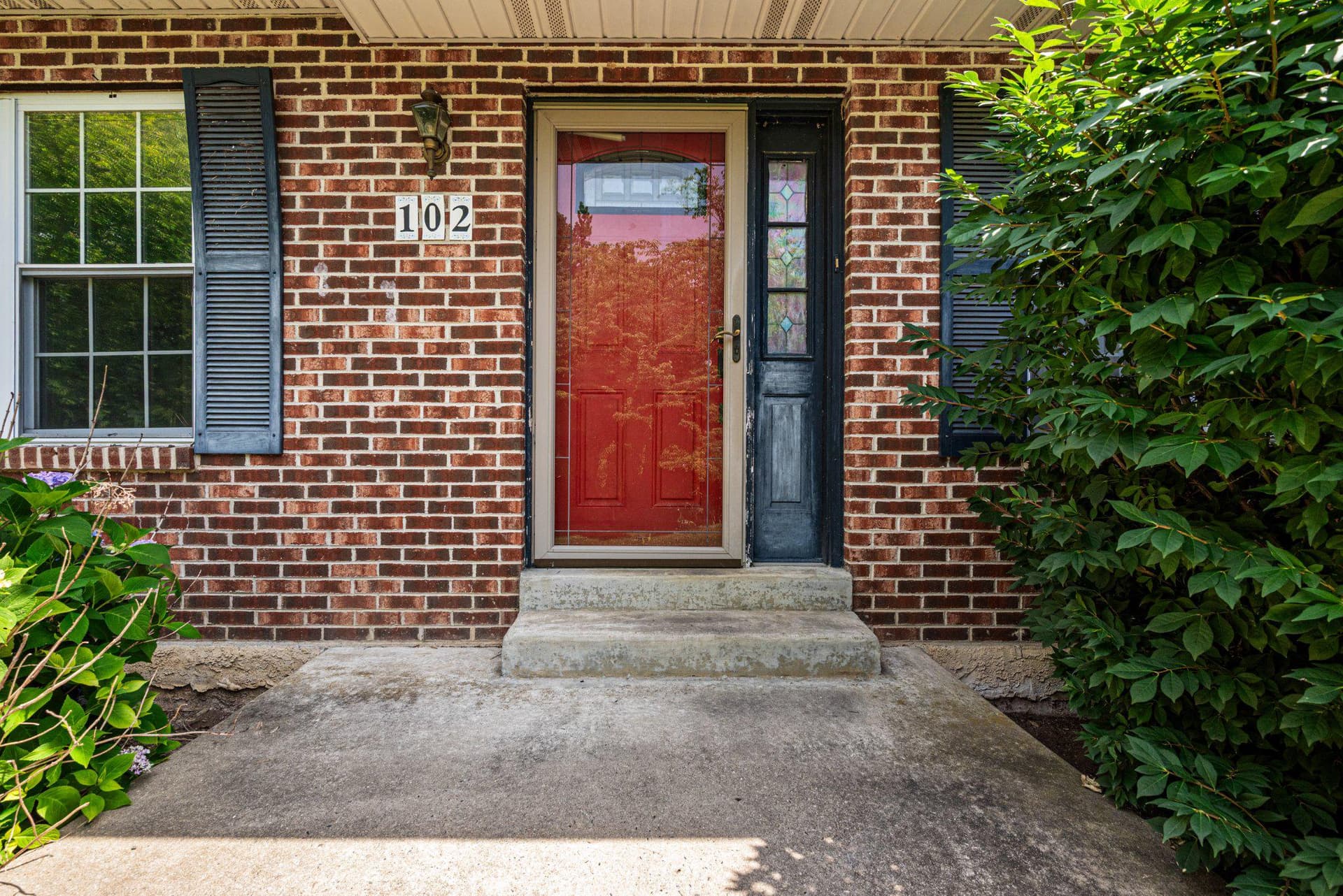 102 Montgomery Drive photo 4