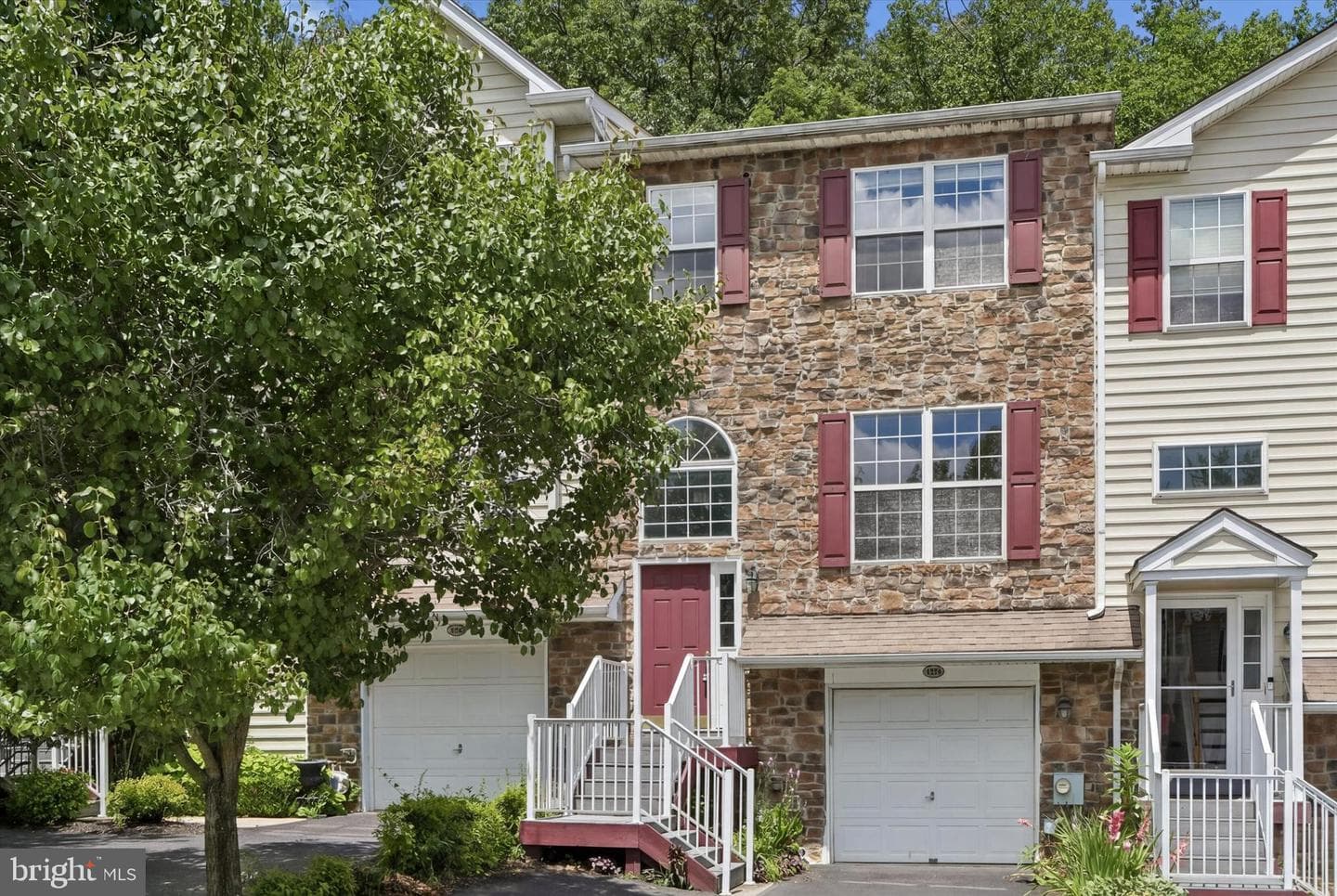 278 Yorktown Court photo 1